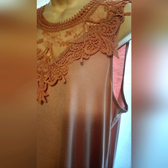 Lovely Melody Pink Embellished Sleeveless Tank Top - Picture 2 of 14